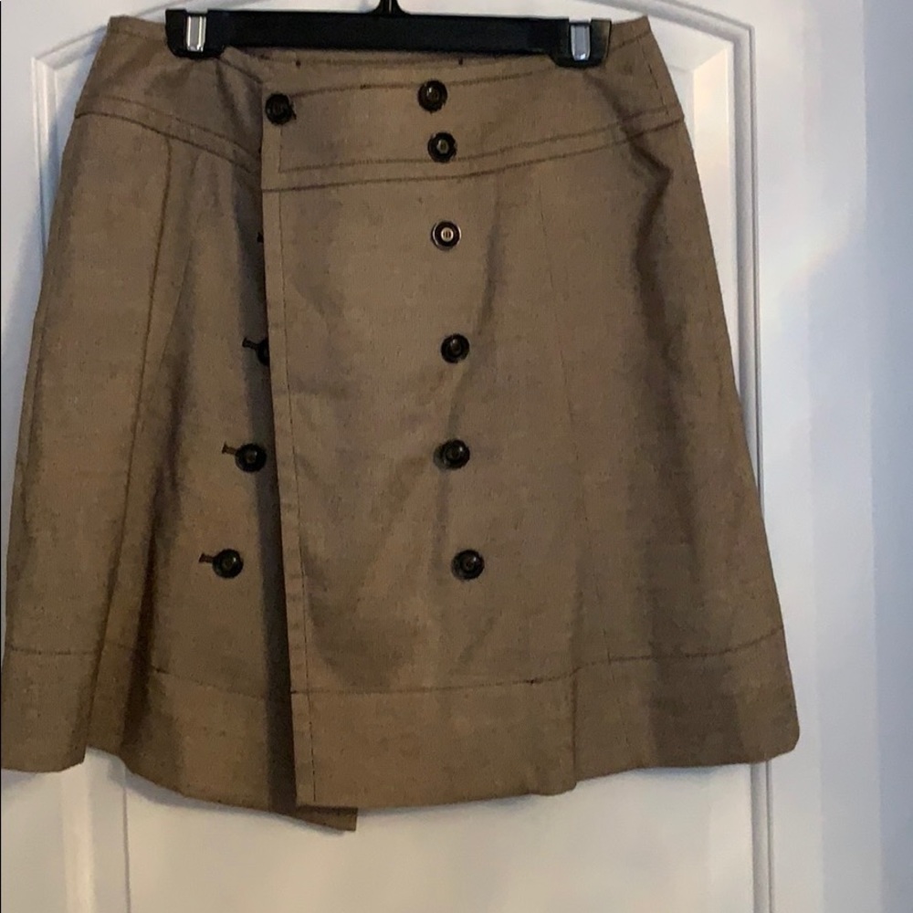Chaus skirt